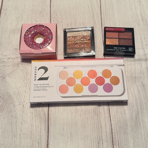 Assorted Other - NWT Eyeshadow Bundle of 4